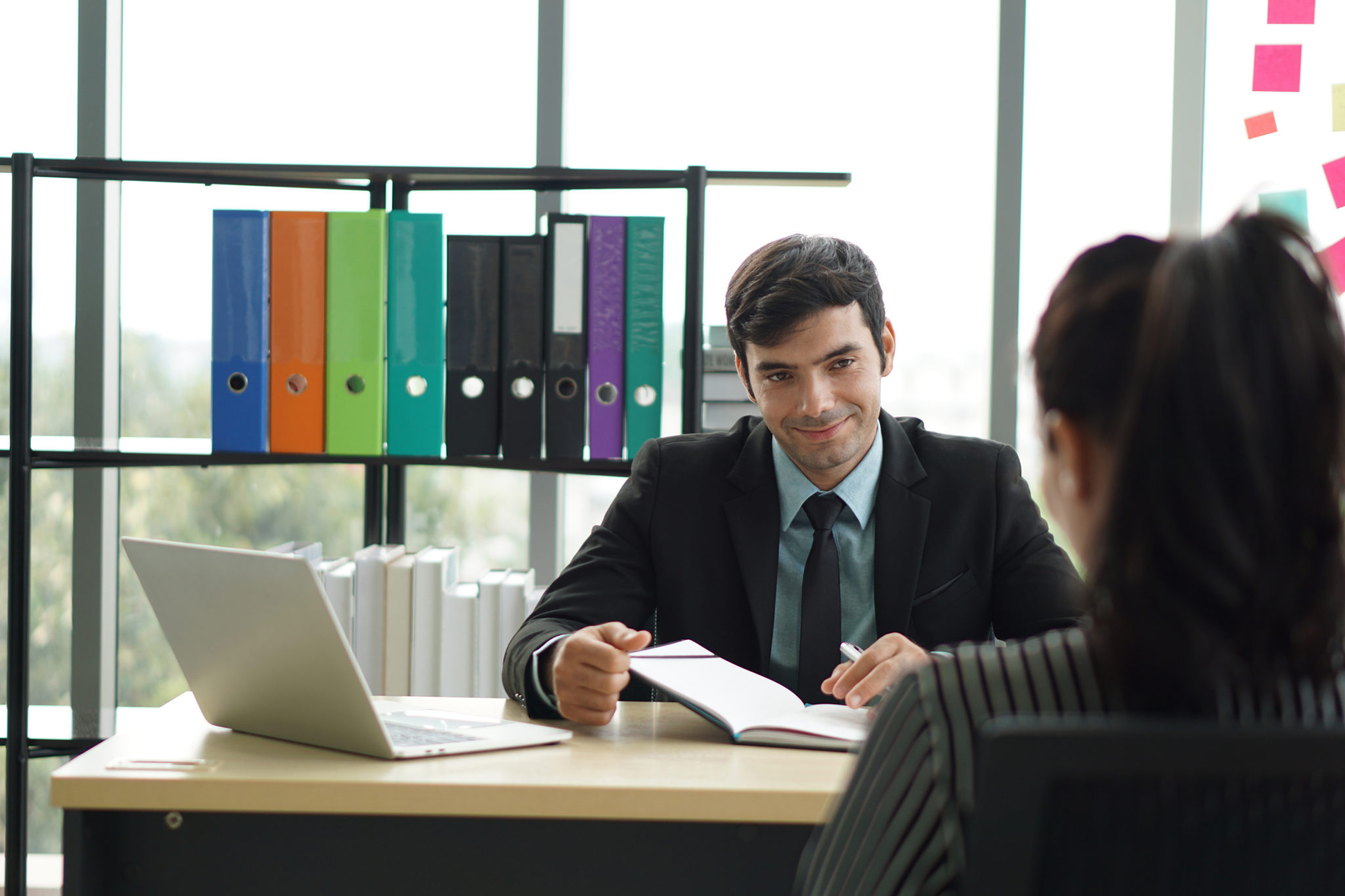 Mener un entretien RH en présentiel comment le recruteur doitil le