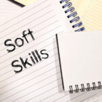 Cahier où est écrit : Les softs skills